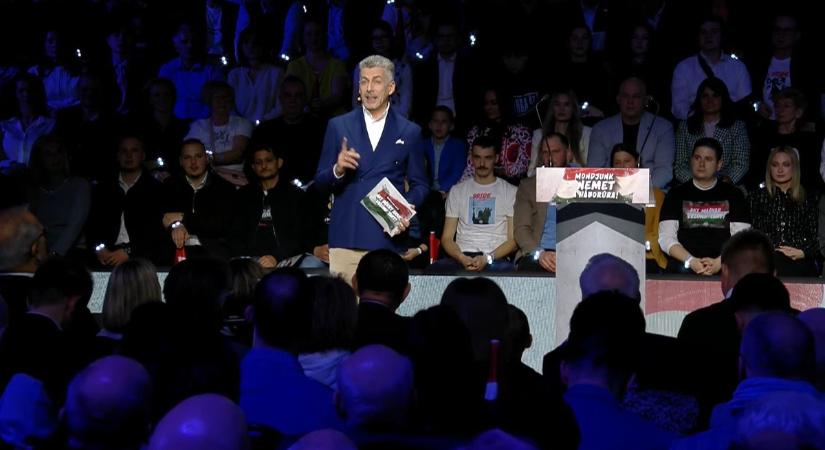 Rákay Philip rendesen odaszólt Magyar Péternek a Háborúellenes Gyűlésen - Videó!