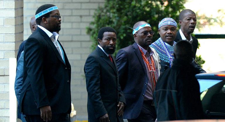 Áll a bál Izrael miatt: a dél-afrikai király szerint a miniszterelnök egy „kleptomániás tolvaj”