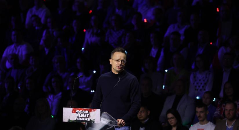 Szijjártó Péter: "Mi azon dolgozunk, hogy továbbra is szájtátva figyelje a világ, hogy a magyar édesanyáknak nem kell adót fizetni"