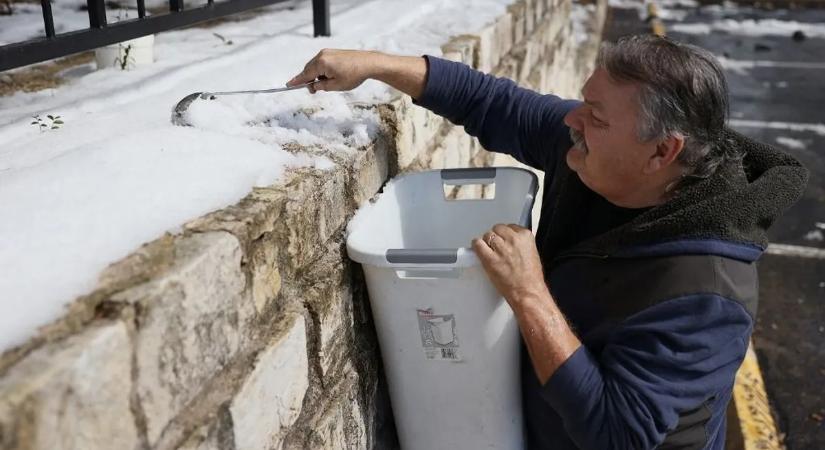 Szokatlan és veszélyes megoldás terjed a vízhiányra az ukrajnai nagyvárosokban – videó