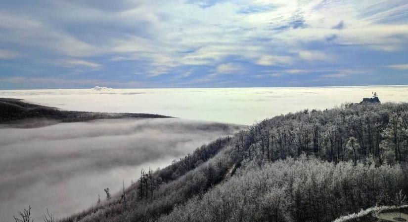 Ezt nézik most döbbenten a Flightradaron: mi történik a Mátra felett?