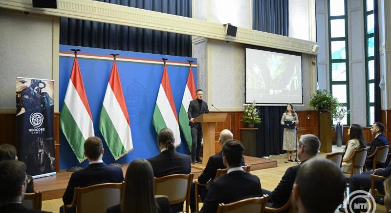 Új, jól fizető fejlesztői állások – történelmi videojáték-beruházást jelentett be a kormány