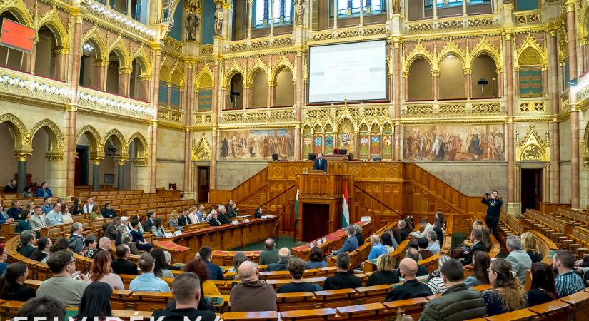 Családi nap az Országházban – képekben