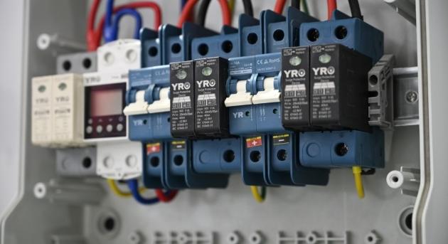 A legtöbb régióban vészhelyzeti áramszünetet vezettek be, az áramszüneti ütemtervek átmenetileg nem érvényesek