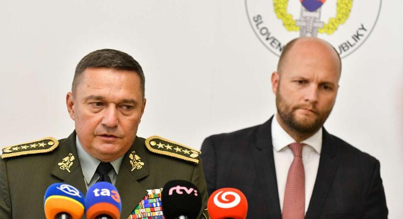 Az SNS menesztené a vezérkari főnököt a MiG-ek átadása körüli botrány miatt