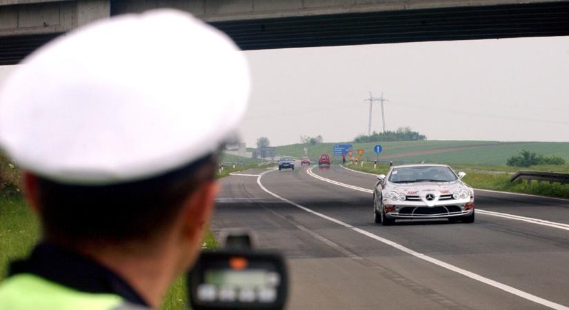 Közel 100-zal veretett végig a falun a fiatal sofőr