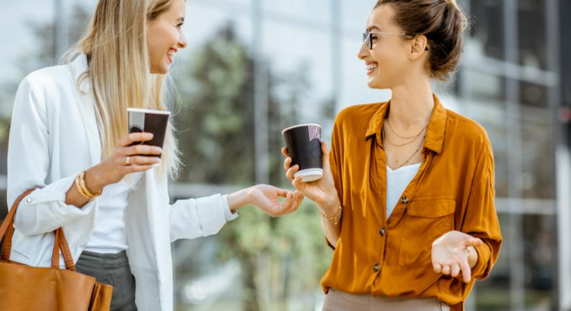 Téged is kimerít a small talk? Egy pszichológus szerint ezt árulja el rólad