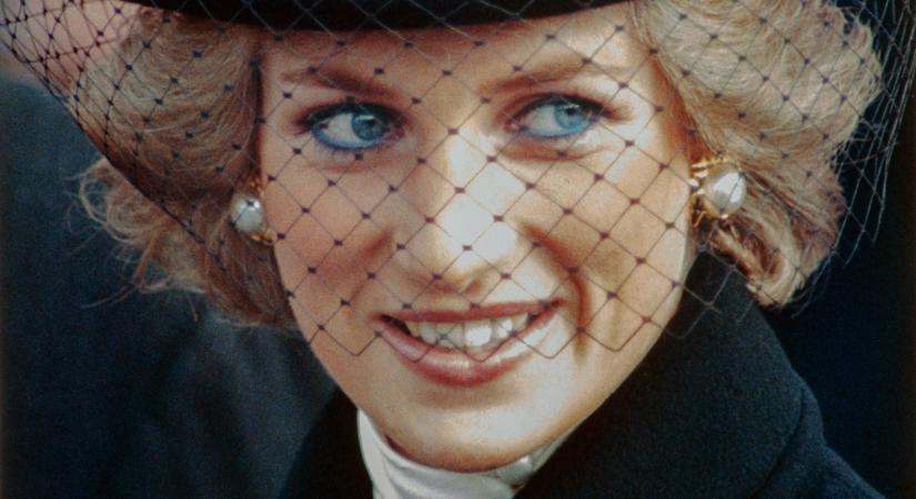 Bizarr vallomást tett a Twilight sztárja: „Diána hercegné kísért – nem bírok miatta Párizsban autóval közlekedni”