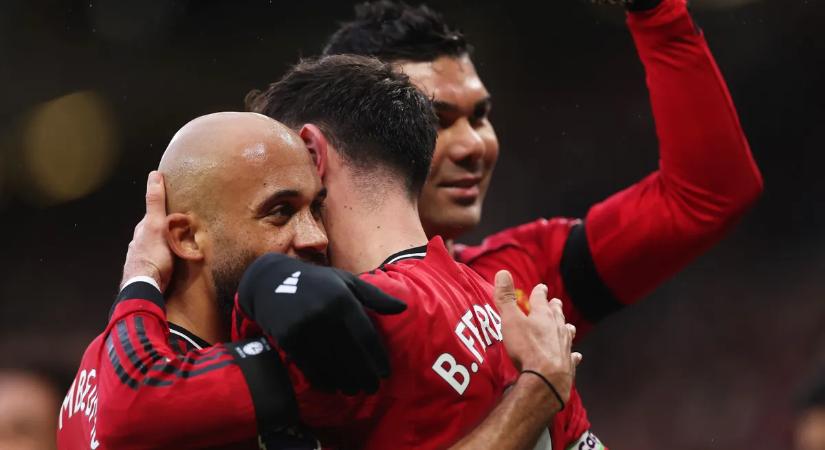 Folytatódik a Carrick-varázslat: a City, az Arsenal és a Fulham után a Tottenhamet is legyőzte az MU