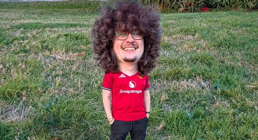 Egy meccsre az ollótól a bizarr fogadalmat tett Manchester United-szurkoló
