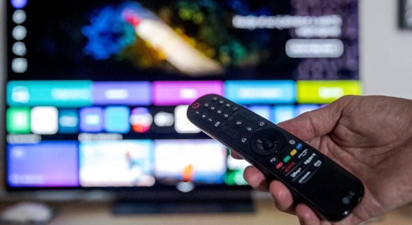 Mit jelent, ha a távirányító csak közelről működik?