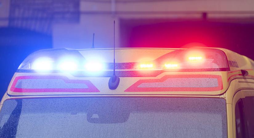 Szirénázó mentő gázolt gyereket egy pécsi zebrán