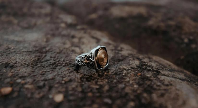 Egy gyűrű mind felett: A férfi nem adta fel - Végre megtalálták elveszett kincsét