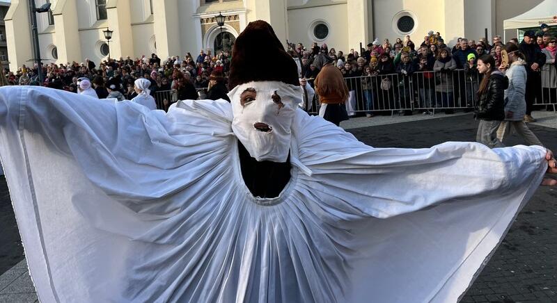 Fergeteges farsanggal vetettek véget a zord hideg télnek
