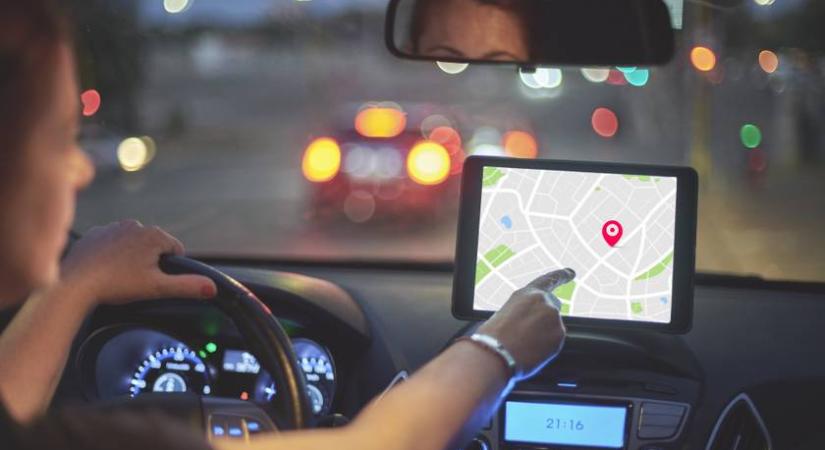 Furcsa jelek a magyar utakon: ezt jelzik a sárga körök a népszerű autós applikációban