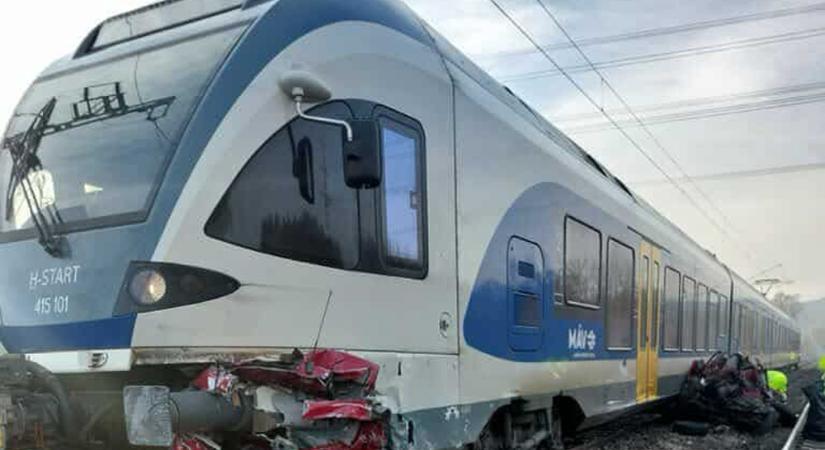 Rendőrök mentették meg az autósok életét Pécel közelében