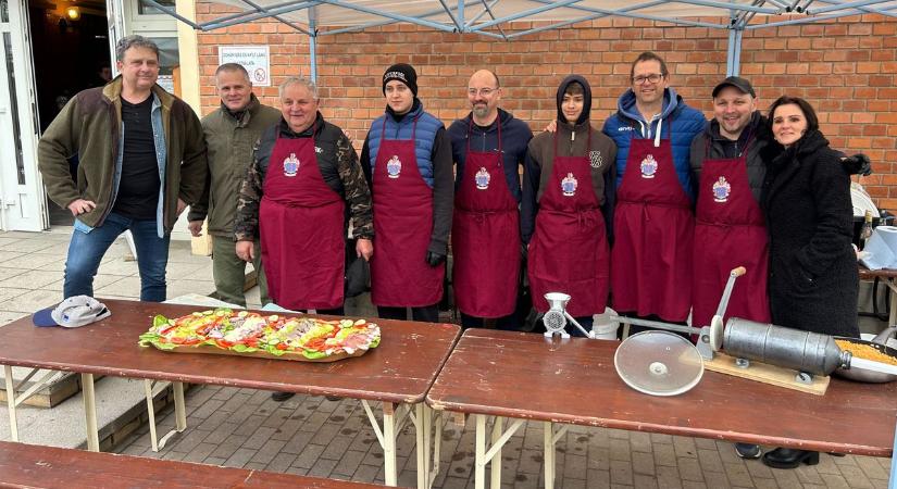 A tökéletes kolbász receptje is kiderült az első Kereki Kolbászfesztiválon – fotók, videó
