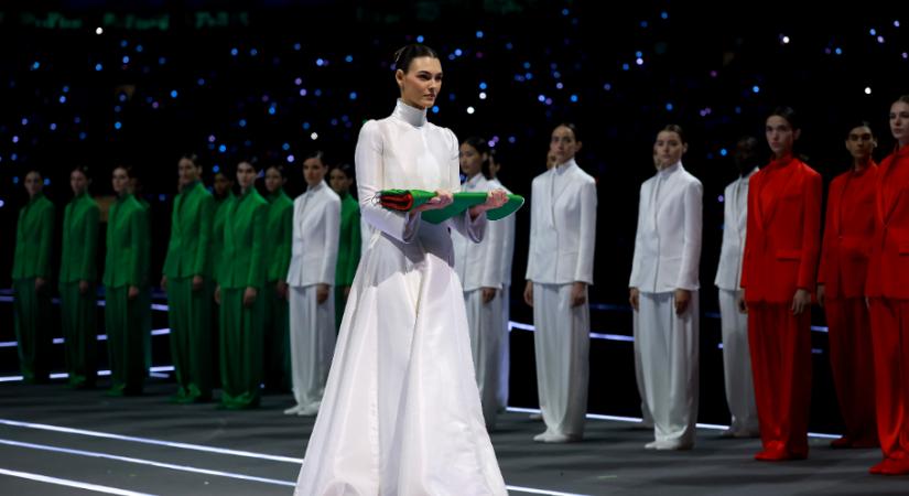 Hófehér Armaniban lopta el a show-t Leonardo DiCaprio barátnője 2026-os téli olimpia nyitóünnepségén