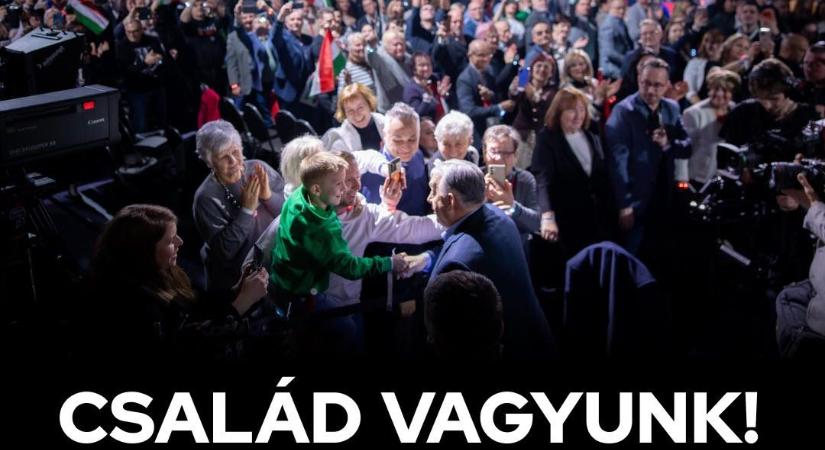 Orbán Viktor: aki fiatalként a Tiszára szavaz, a saját jövője ellen szavaz, aki a Fideszre szavaz, a saját jövője mellett szavaz