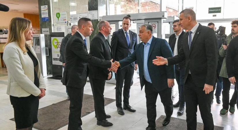 "Tudnunk kell együttműködni az itt élők érdekében" - Orbán Viktorék felkeresték az MSZP-ből kilépett szombathelyi polgármester