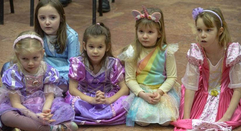 Itt a farsang, állt a vidróczkis bál a Mátraalján