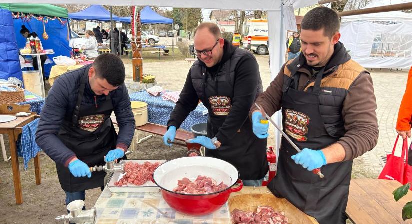 Első alkalommal rendeztek kolbászfesztivált Kerekegyházán, újra kimondták a boldogító igent Kecskeméten