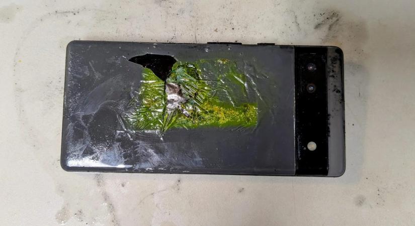 Egy felmérés szerint a legtöbben tudják, mit csináljanak, ha kigyullad a mobiljuk