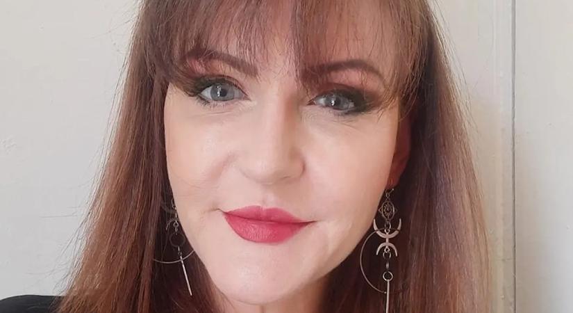 "Halottakkal beszélgetek, aztán az iskola kapujában elmondom az anyukáknak, mit üzentek"