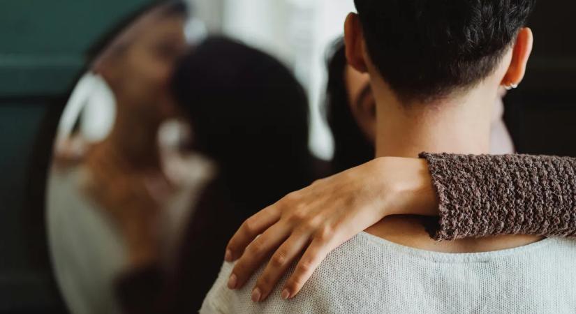 "Az exem elterjesztette a barátaim között, hogy mikropéniszem van"