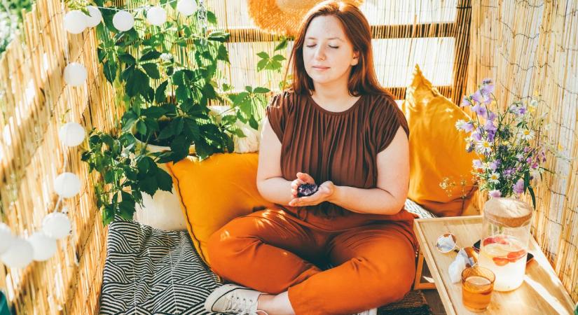 Napi horoszkóp 2026. 02. 08.: A Bikának a zseniális ötletek, a Vízöntőnek a tiszta megállapodások napja