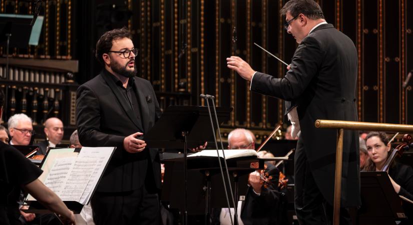 Orosz est a Müpában