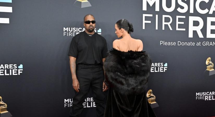 Egy éve ilyenkor: anyaszült meztelenül jelent meg Kanye West felesége a Grammy-gálán