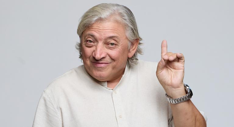 A Karinthy-gyűrűs humorista szó szerint kiszállt a testéből, de legyőzte a halált