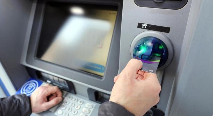 Tálcán kínált milliók: Ön is elköveti a végzetes hibát az ATM-nél?