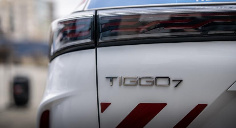 A rendőrség elfogta a Tisza aktivistáit szurkálással fenyegető férfit