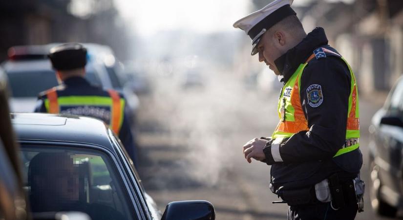 Hatalmas razzia indul az utakon, a rendőrök bárkit megállíthatnak