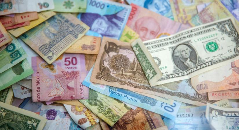 Hihetetlen felfedezés: vagyon lapult a nagyszülők régi bútorában