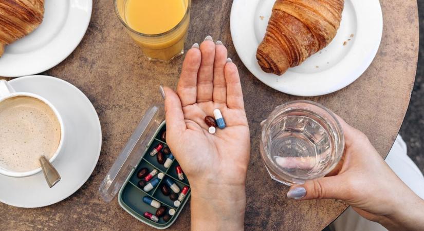 Gyógyszert ezért tilos gyümölcslével bevenni – Sokan észrevétlenül is elkövetik ezeket a hibákat