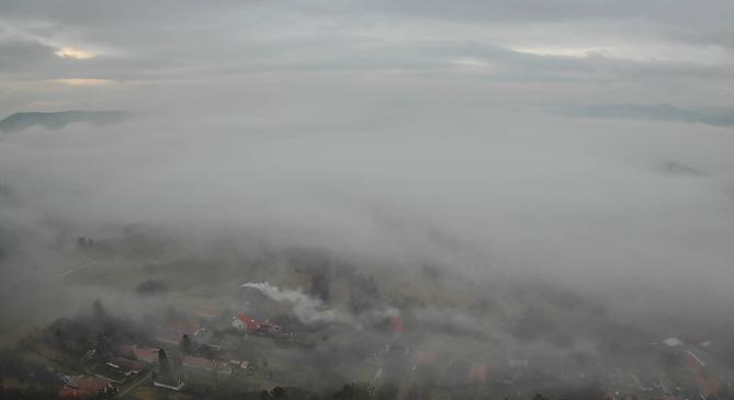 Tejfehér tenger öntötte el Füzér völgyeit