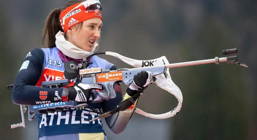 Ellopta a show-t a biatlonista, akinek a síbotja átszúrta az arcát