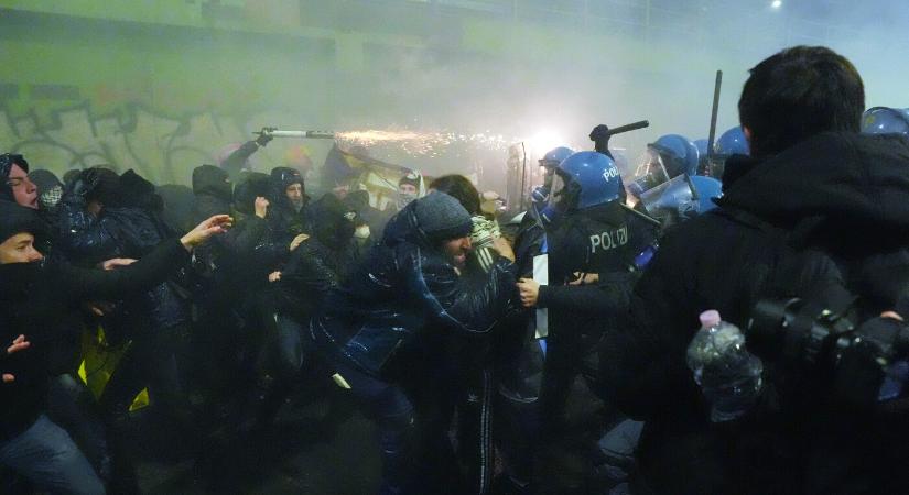 Milánóban az olimpiai játékok ellen tüntetők összecsaptak a rendőrökkel