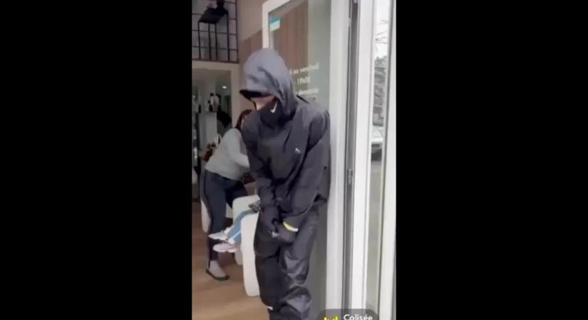 Döbbenetes támadás: kézigránátot dobtak egy szépségszalonba (Videó)