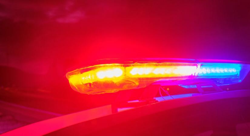 Megtalálták az eltűnt 27 éves férfit – egy patak alján volt az autójában