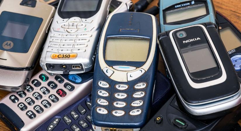 Emlékszel, amikor a mobilnak antennája volt? Szegeden újra életre kel ez a retró világ