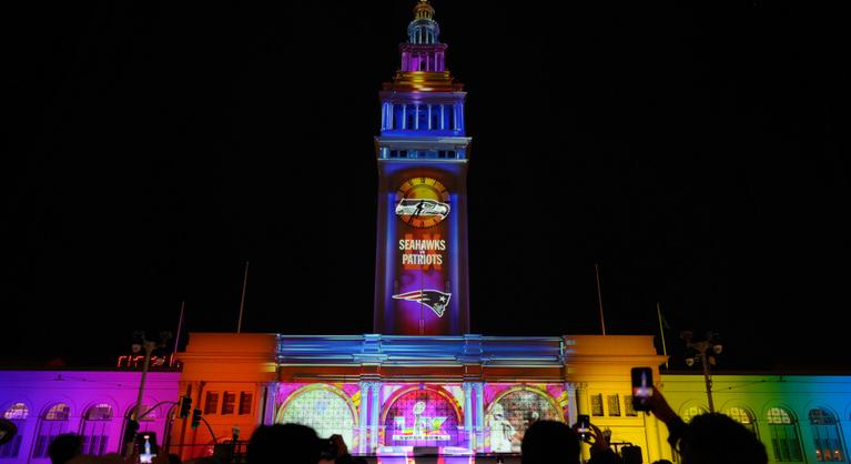 Eljött a nap, amire egy egész ország várt – hajnalra kiderül, ki ülhet fel a trónra