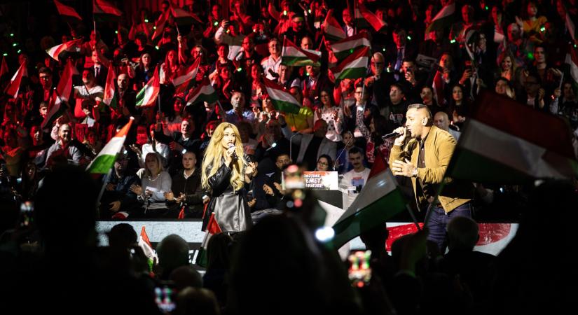 Háborúellenes Gyűlés: Proksa Szandra, Szabó Zsófi, Curtis és Radics Gigi is kiállt a béke mellett