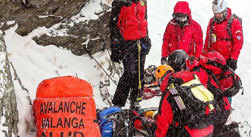 Mozgalmas szombatjuk volt a hegyimentőknek: Egy nap alatt kilencvenöt személynek segítettek