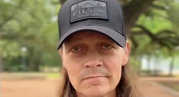 Elhunyt Brad Arnold, a 3 Doors Down frontembere