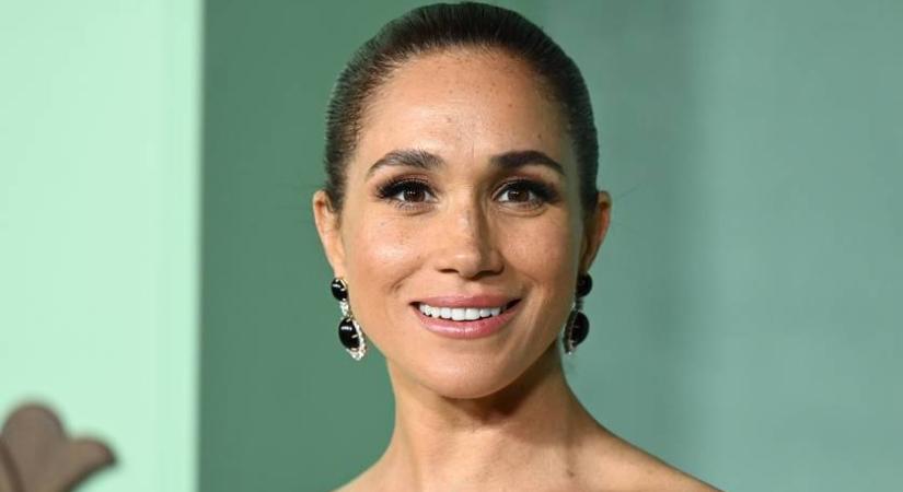 Meghan hercegné krémszínű estélyiben gálázott: kapott hideget-meleget a szettjére
