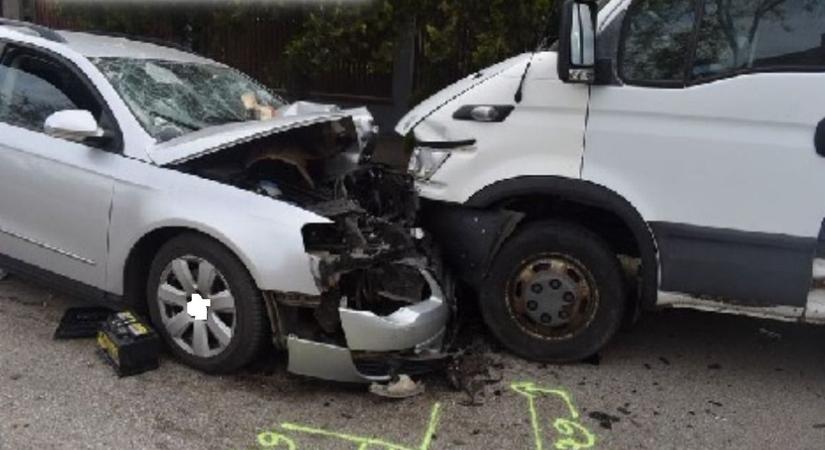 A kórházban ért véget a házibuli, 100-zal csapódott teherautónak az ittas fiatal Karcagon